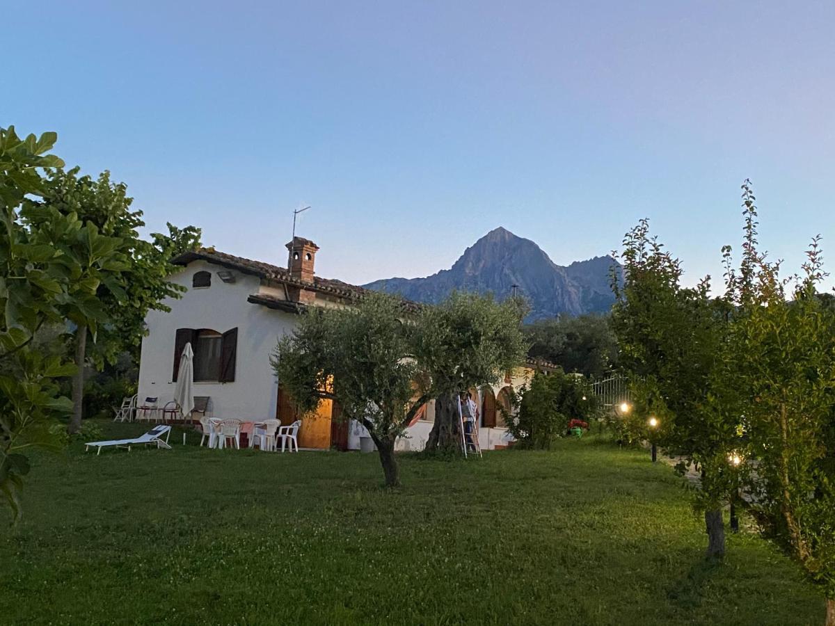 La Casetta Di Trignano Isola del Gran Sasso d'Italia Exterior photo